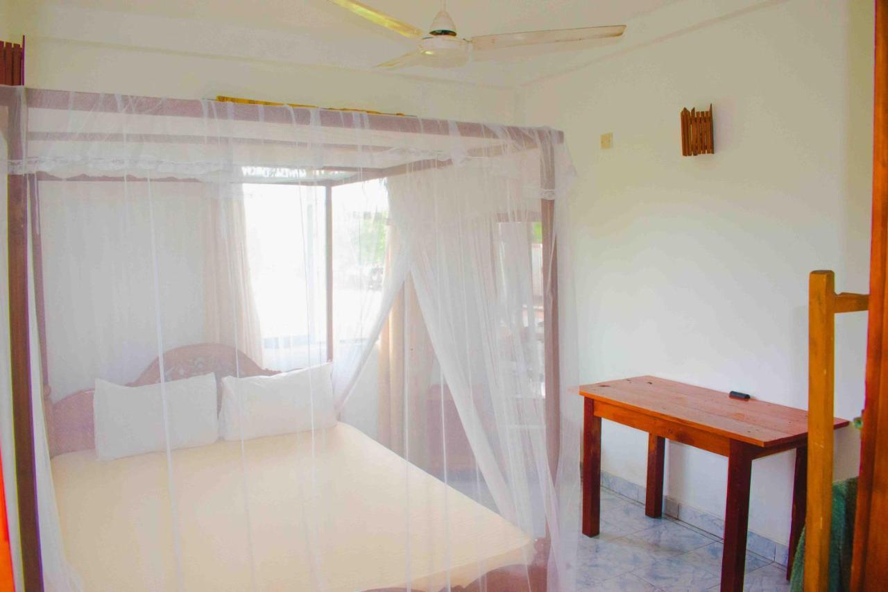 Surfers Paradise Weligama Dış mekan fotoğraf