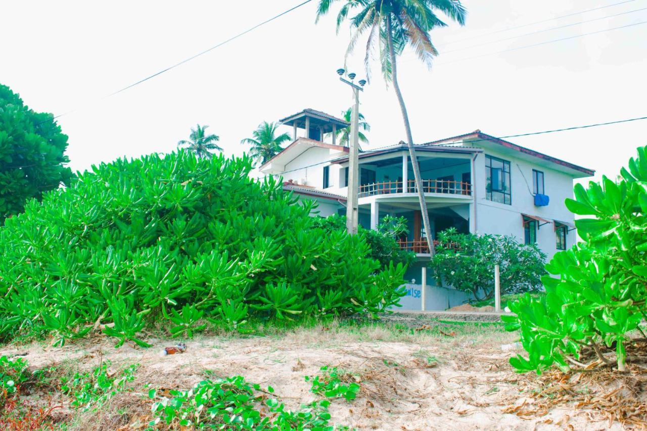 Surfers Paradise Weligama Dış mekan fotoğraf